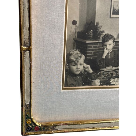 1940's Vintage Family Photograph In Ornate Hand-Painted Gold Wooden Frame - Picture 3 of 16